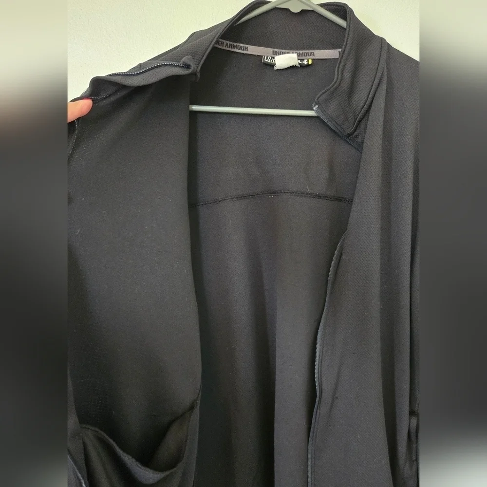 Under Armour Black Light Jacket Size Large
